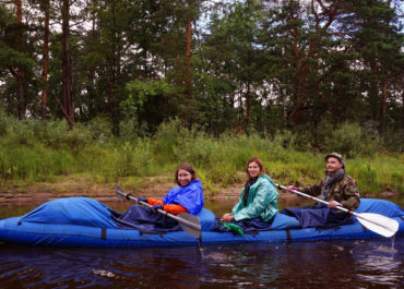Байдарка Щука-3 на воде