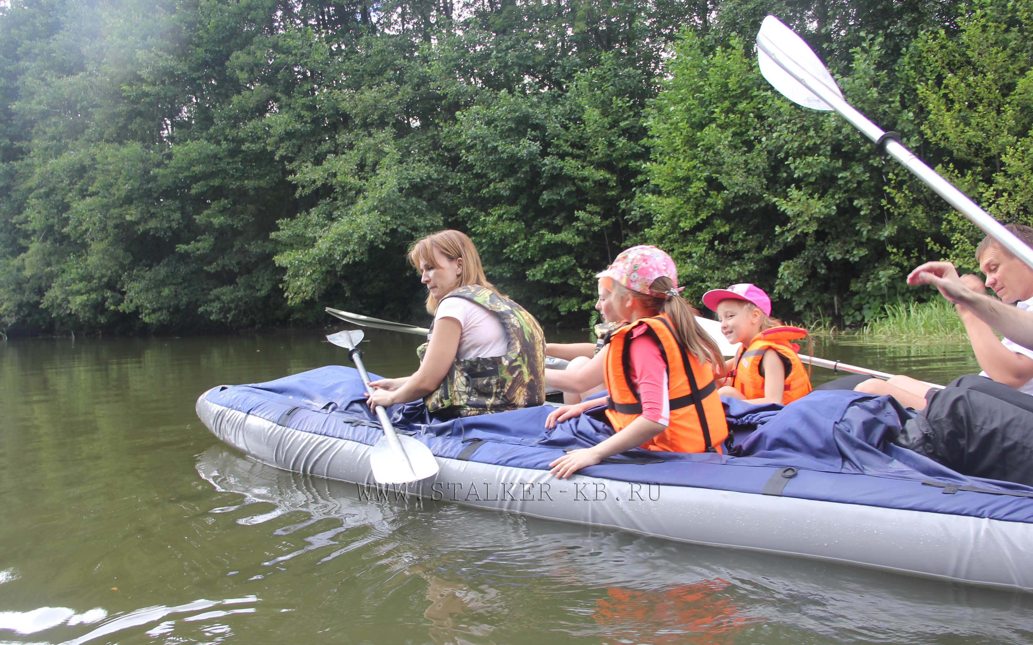 Байдарка Щука-3 синего цвета