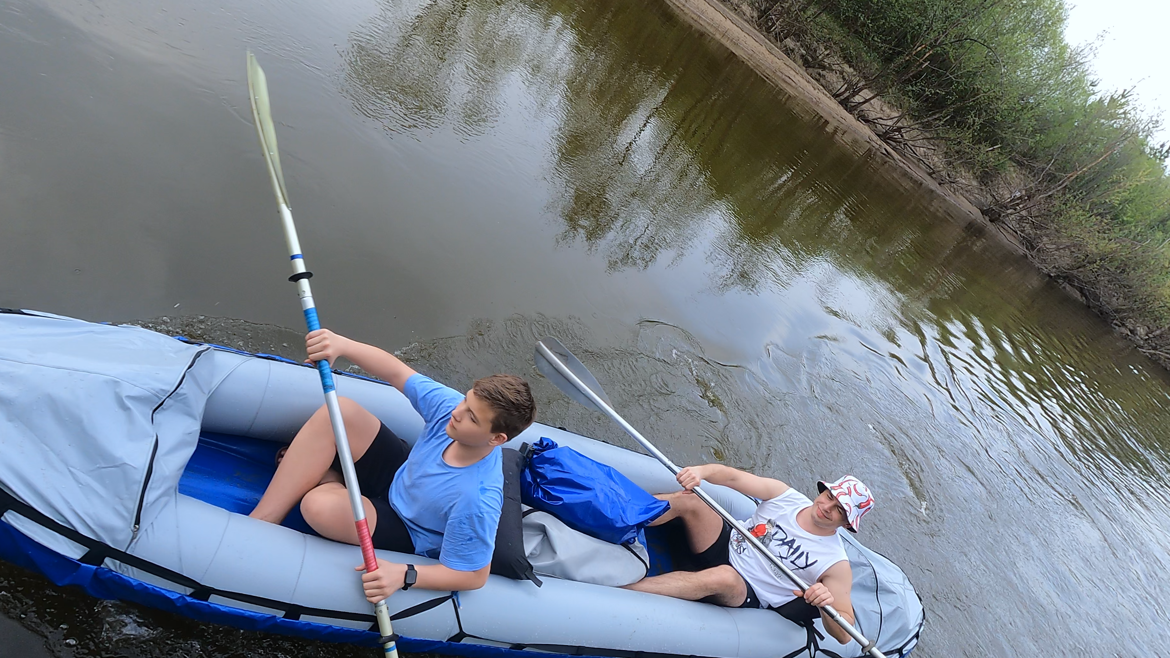 Спасаем рыбу на байдарке Тритон-3